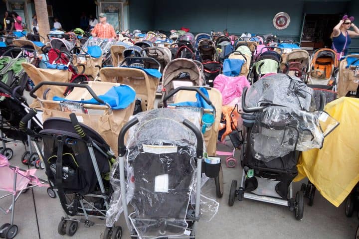 9. Aparcamiento para carriolas en Disney. Foto - Alamy