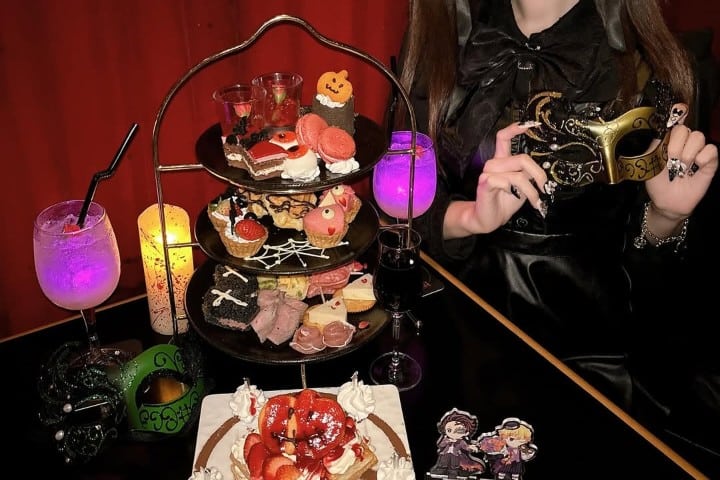 9. Orden de postres en Vampire Café. Foto - @agatsumami (Instagram)