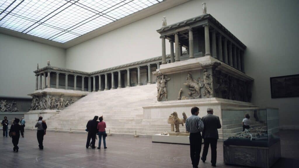 EL ALTAR DE PÉRGAMO