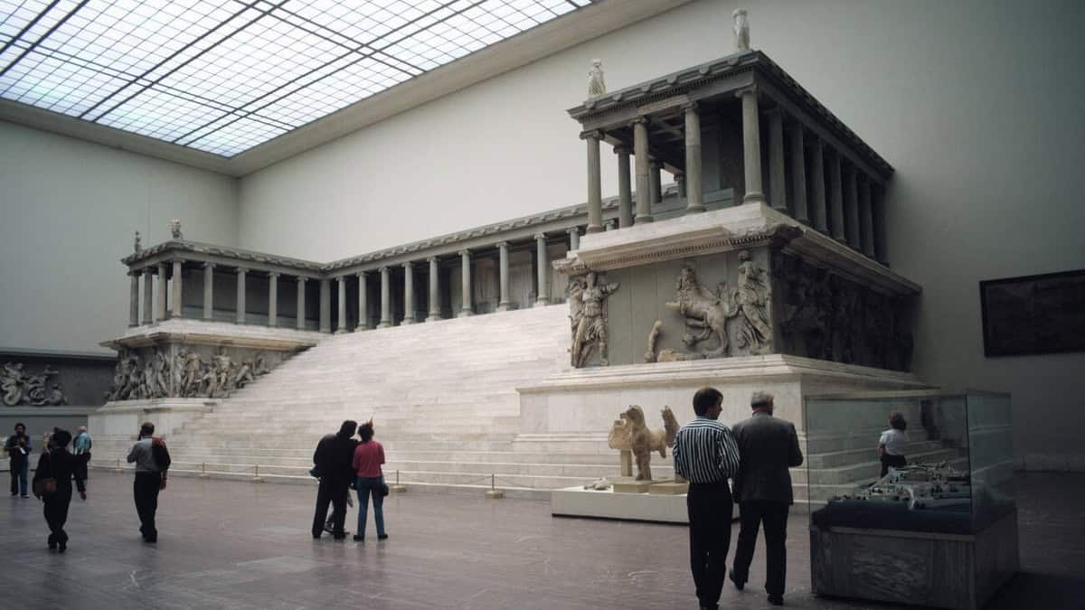 EL ALTAR DE PÉRGAMO