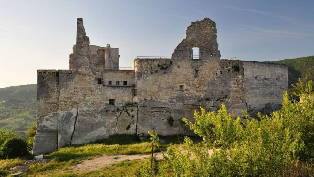 EL CASTILLO DEL MARQUÉS DE SADE EN LACOSTE, FRANCIA