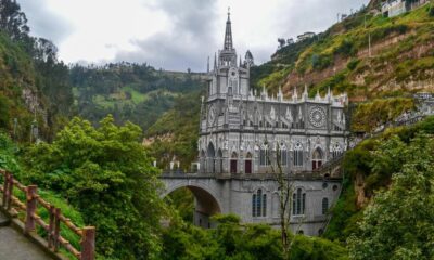EL SANTUARIO DE LAS LAJAS EN COLOMBIA