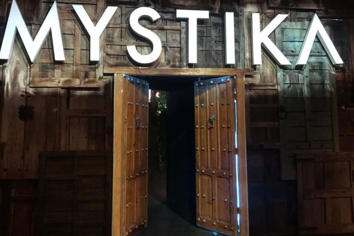 1. Entrada a Mystica. Foto – @una_danza_mas (Instagram)