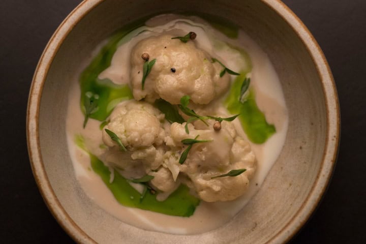 11. Coliflor con yogurt. Foto - Azafran resto (Facebook)