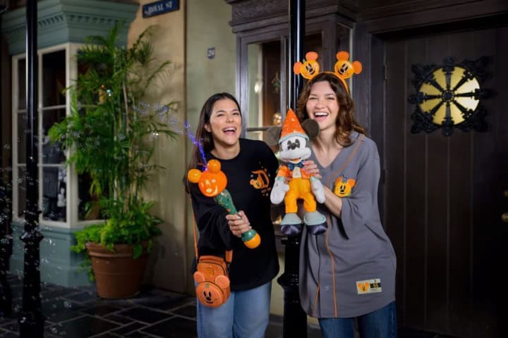 12. Colección Familiar de Halloween de Mickey Mouse. Foto – disneyparksblog.com