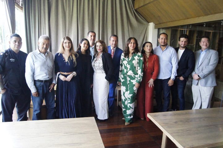 12. Parte del equipo de MedGolf durante la conferencia de prensa 05 de junio del 2025 en el restaurante ILIOS. Foto - El Souvenir