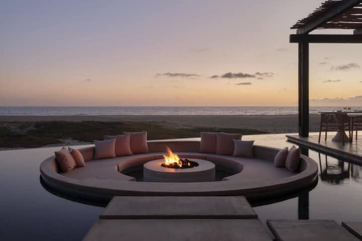 13. Fogata en Kimpton Mas Olas Resort and Spa. Foto - IHG (Expedia)