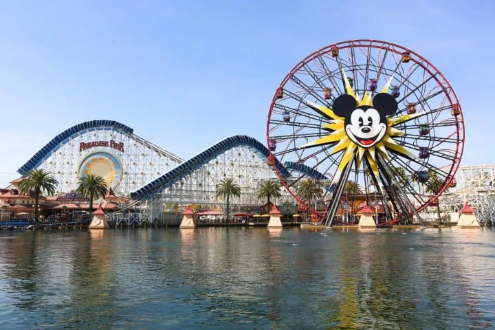 14. Disneyland Resort, California. Foto - Crecer
