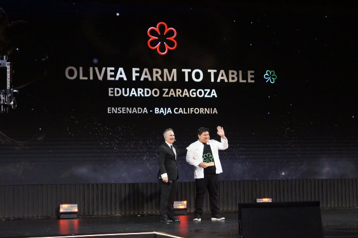 19. Eduardo de Olivea recibiendo Estrella Michelin. Foto - El Souvenir