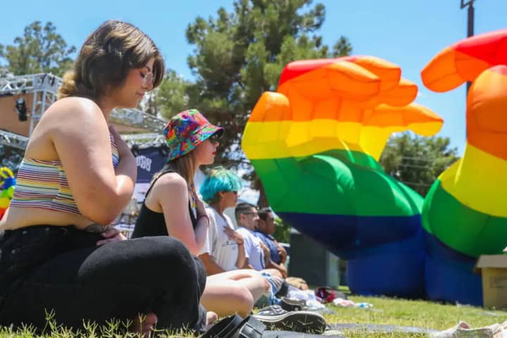 2. Retiro LGBT en el Parque Sunset. Foto - Las Vegas Review