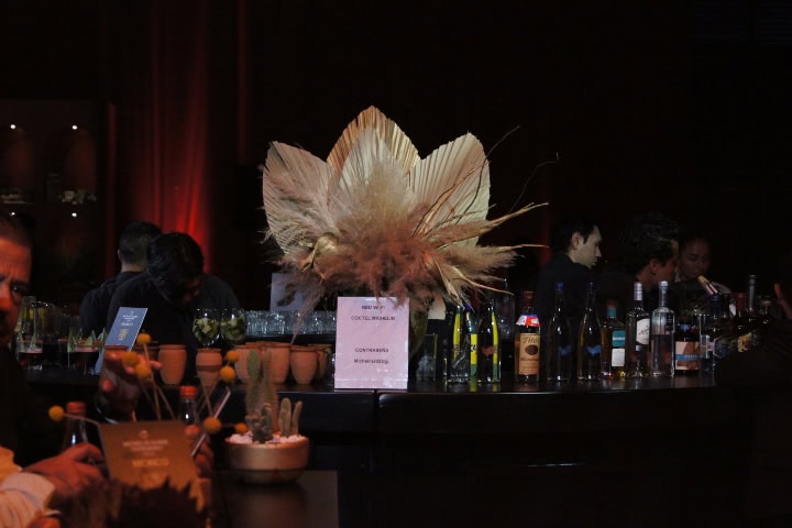 2. Barra de cócteles del vernissage Michelin 2025. Foto - El Souvenir