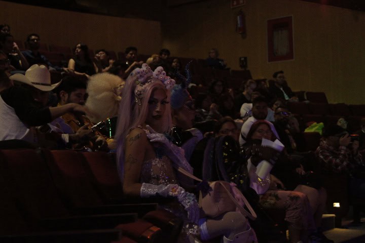21. Drag Queens e influencers invitados como segunda planilla de jueces. Foto - El Souvenir