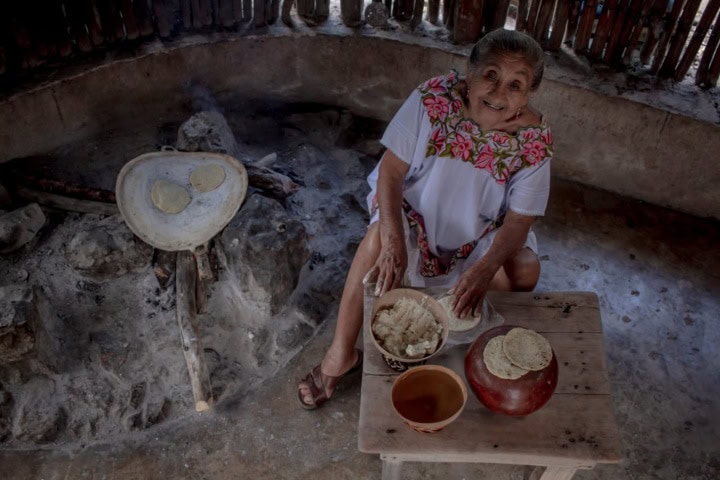 3. Cocinera tradicional. Foto - Culinaria Mexicana