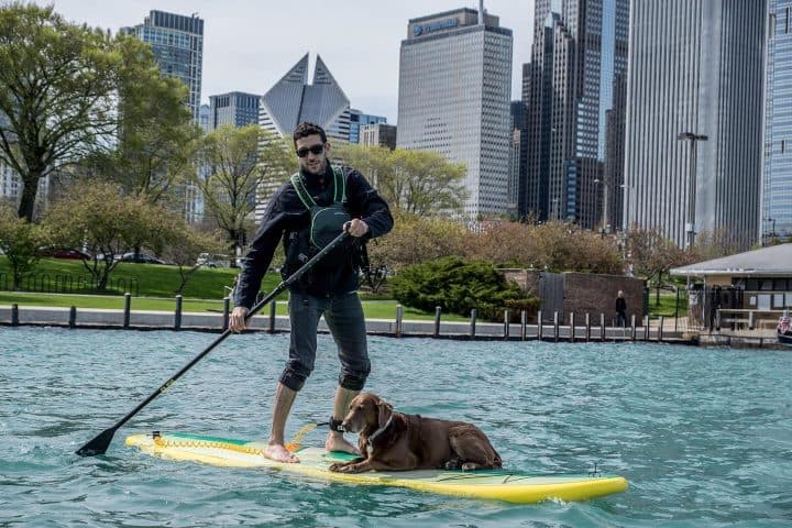 4. Paddle board en Río Chicago. Foto - Glide SUP