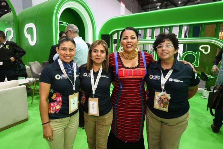 5. Anuncio de patrocinio de Viva Aerobus y la Guelaguetza. Foto - @secturoaxaca (Instagram)
