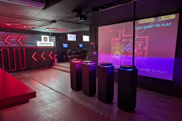 5. Entrada a Pixel Burger y juego. Foto - Chava (Google)