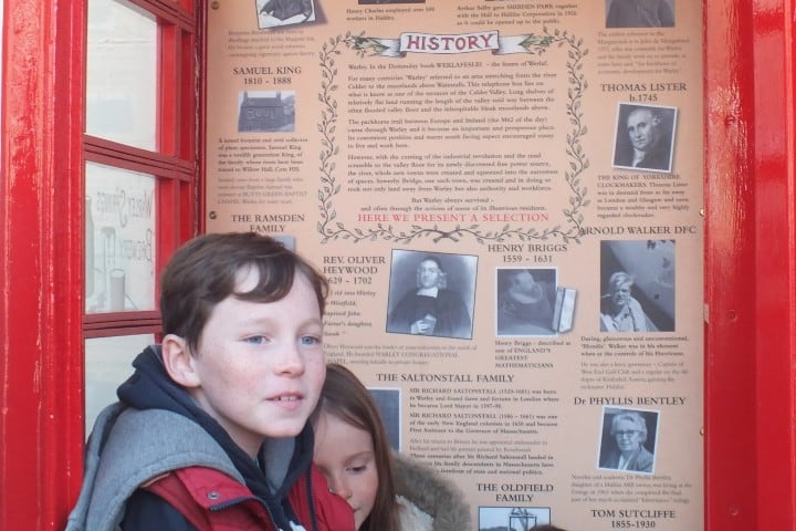 5. Niños en el Museo de Warley. Foto - Warley Community Association