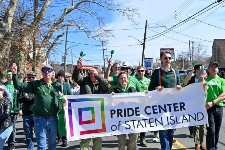 6. Marcha del orgullo en Staten Island. Foto - r/nyc (Reddit)