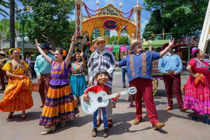9. Coco en Plaza de la Familia. Foto - Disneyland