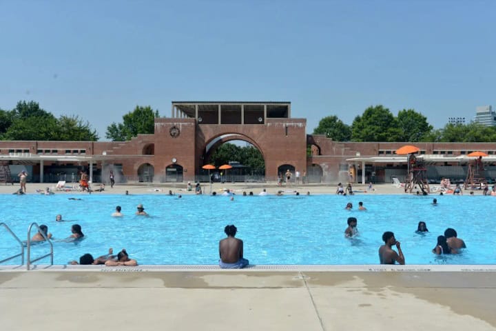 9. Piscina del parque McCarren. Foto - Greenpointers