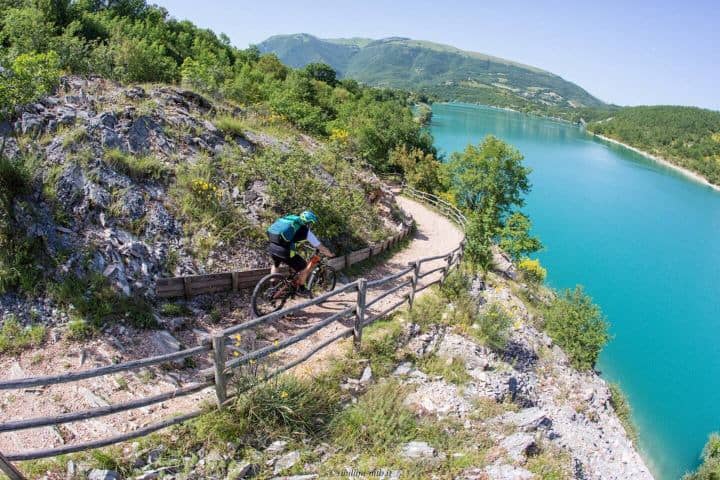 9. Recorrido por Lago di Diastra. Foto - Airbnb