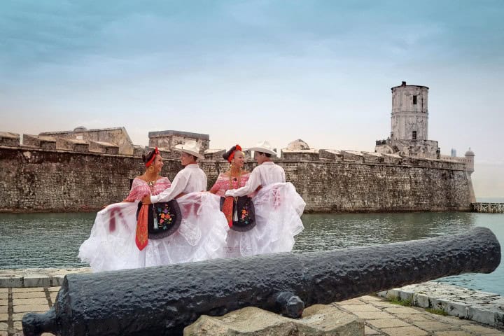 1. Son Jarocho frente a San Juan de Ulúa. Foto - Revista Perfil Veracruz (Facebook)