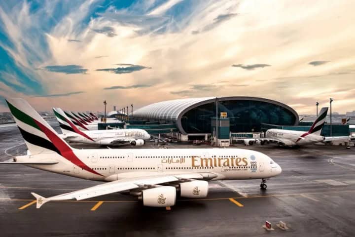 1. Avión de Emirates. Foto - aeronauticapy.com