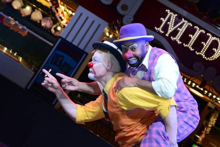 10. Payasos en Circus Circus. Foto - SilverKris - Singapore Airlines