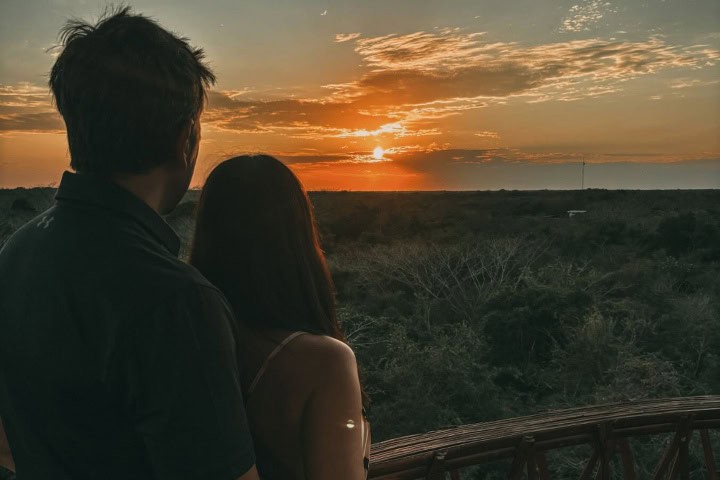 10. Pareja en mirador de Destino Mío. Foto - Destino Mío (Facebook)
