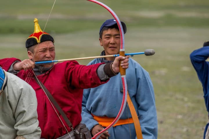 11. Tiro con arco en el Festival de Naadam. Foto - Alamy