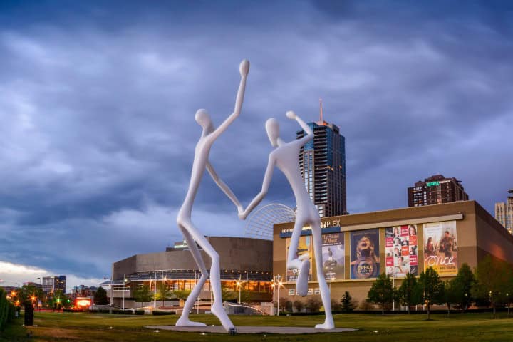 11. Sculpture Park y Boettcher Concert Hall. Foto - Colorado Public Radio