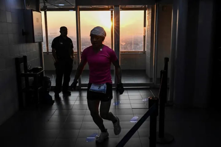 11. Carrera vertical en la Torre Latinoamericana. Foto - Le monde