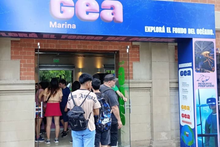 12. Visitantes en GEA Marina. Foto - Mundo GEA (Google)