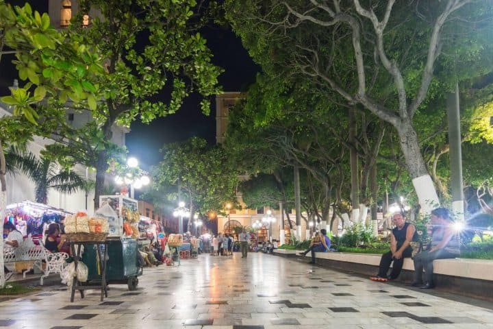 19. Centro Histórico de Veracruz por la noche. Foto - Alamy (Fin de semana completo en Veracruz)