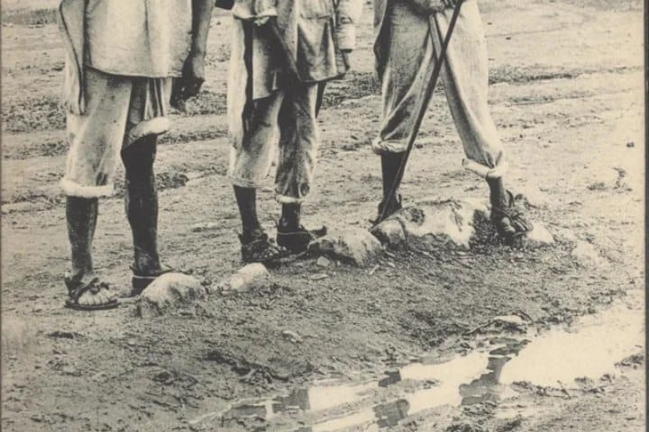 2. Pies con huaraches de campesinos indígenas. Foto - u/Electrical-Aspect-13 (Reddit)