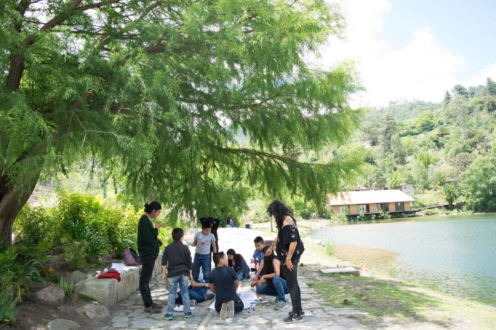 2. Actividad de pintura en Guelatao, Oaxaca. Foto - Cine Too (Facebook)