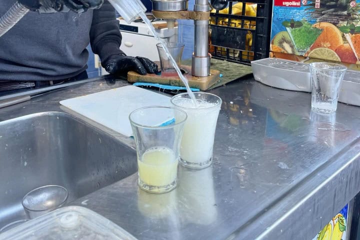 2. Preparación de la limonada explosiva. Foto - @raczyn (Instagram)