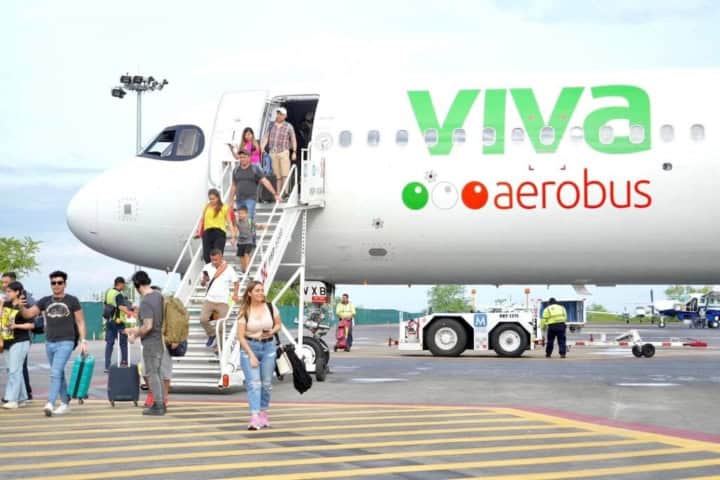 2. Pasajeros de Viva. Foto - @secturoaxaca (Instagram)