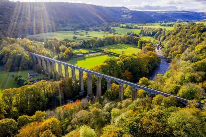 2. Acueducto Pontcysyllte visto desde el río Dee. Foto - Crowdfunder