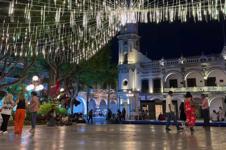 20. Centro Histórico de Veracruz por la noche. Foto - Love Veracruz (Facebook)