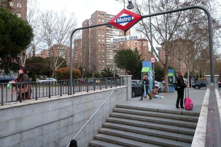 3. Estación Herrera Oria. Foto - Wikimedia Commons
