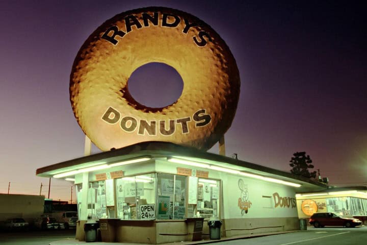 3. Randy's Donuts en Los Angeles, California. Foto - Alamy
