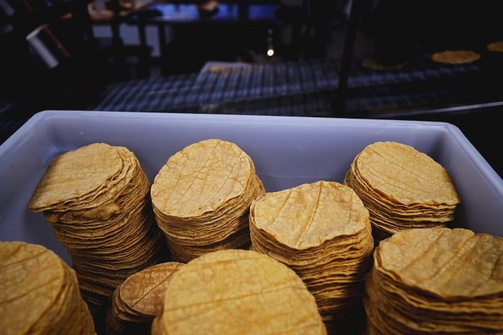 3. Hielera con tortillas. Foto - Brad (Unsplash)
