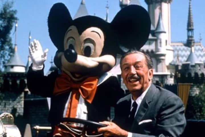 3. Walt Dinsey en Disneyland. Foto - Disney Parks Blog