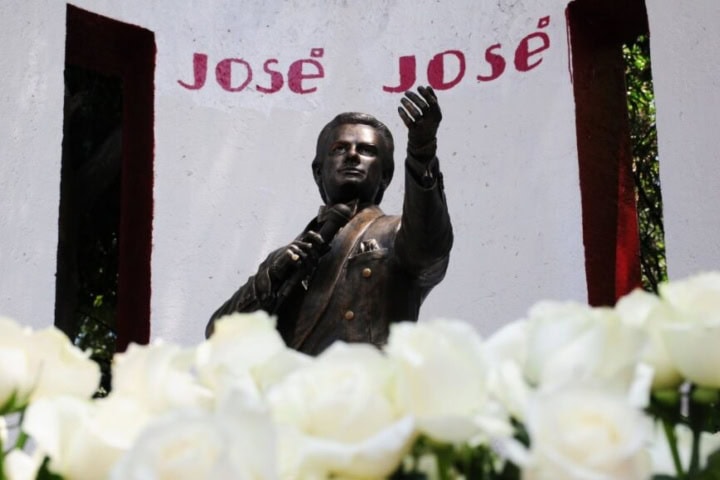 4. Escultura de José José. Foto - ContraRéplica