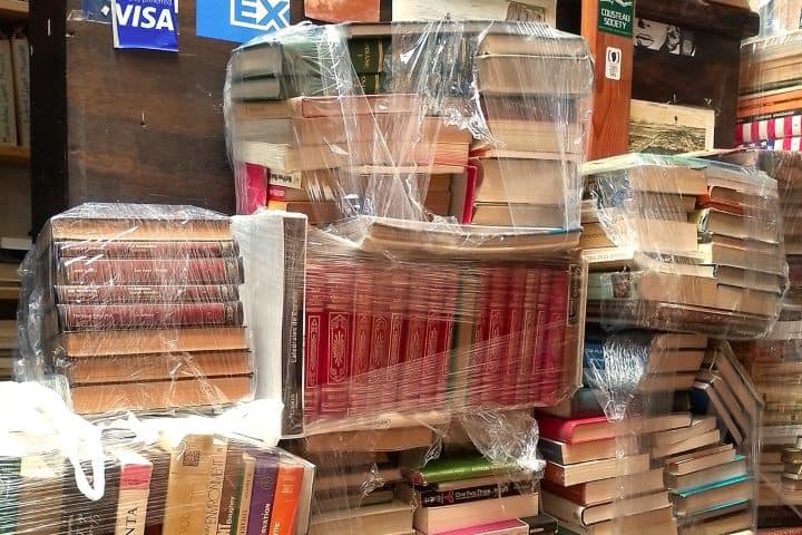 4. Libros llegando a Librero en Andanzas. Foto - Librero en Andanzas (Facebook)