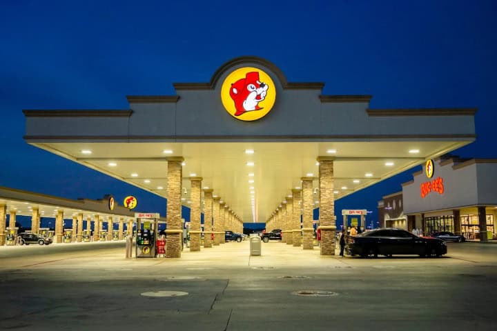 4. Estaciones de gas. Foto - Mike M (Google)