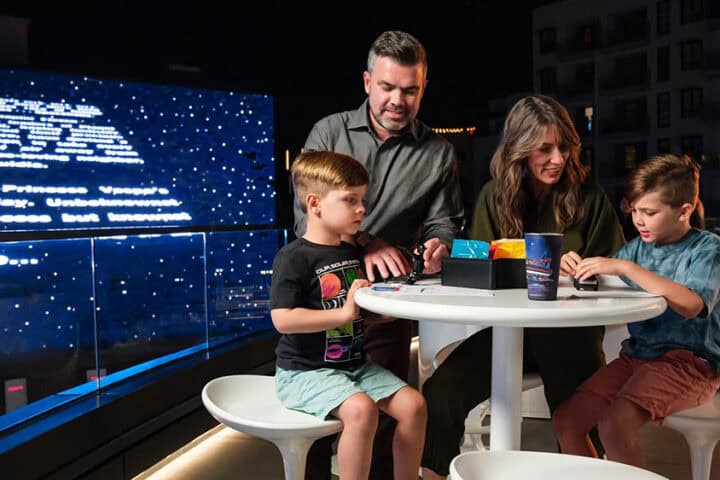 4. Tesla Diner terraza Skypad. Foto – mikeshouts
