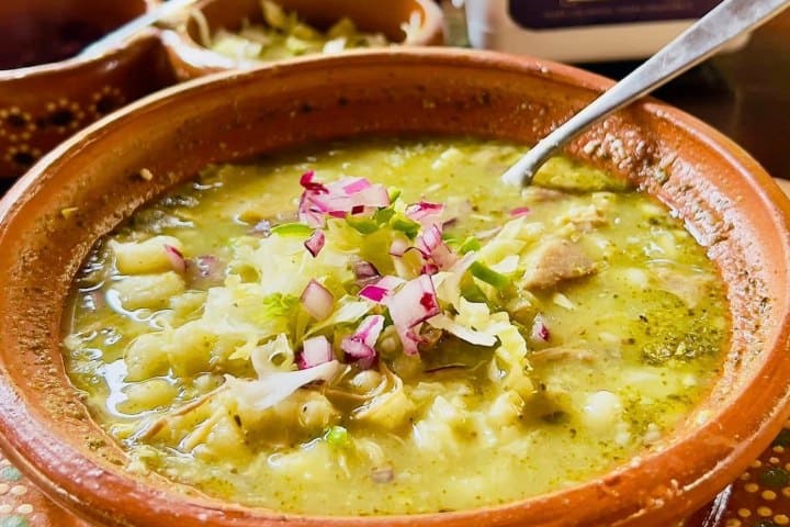 5. Pozole verde en La Luna Ixtapa. Foto - La Luna Restaurant Bar (Facebook)