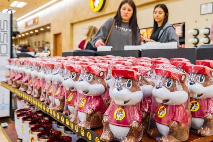 5. Figuras del castor Bucky, mascota de la tienda. Foto - Alamy